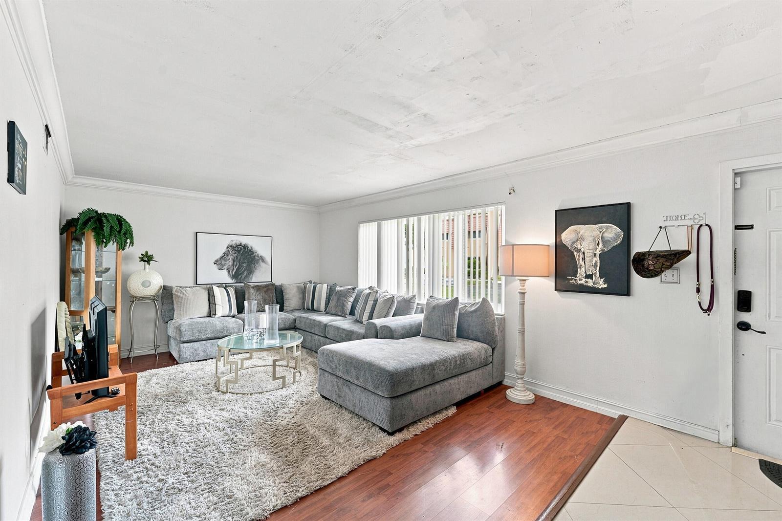6 Spinning Wheel Lane, Tamarac FL 33319