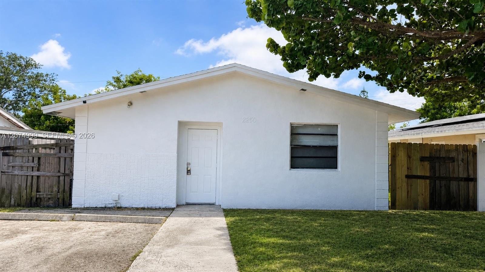 2250 NW 4th Ct, Pompano Beach FL 33069