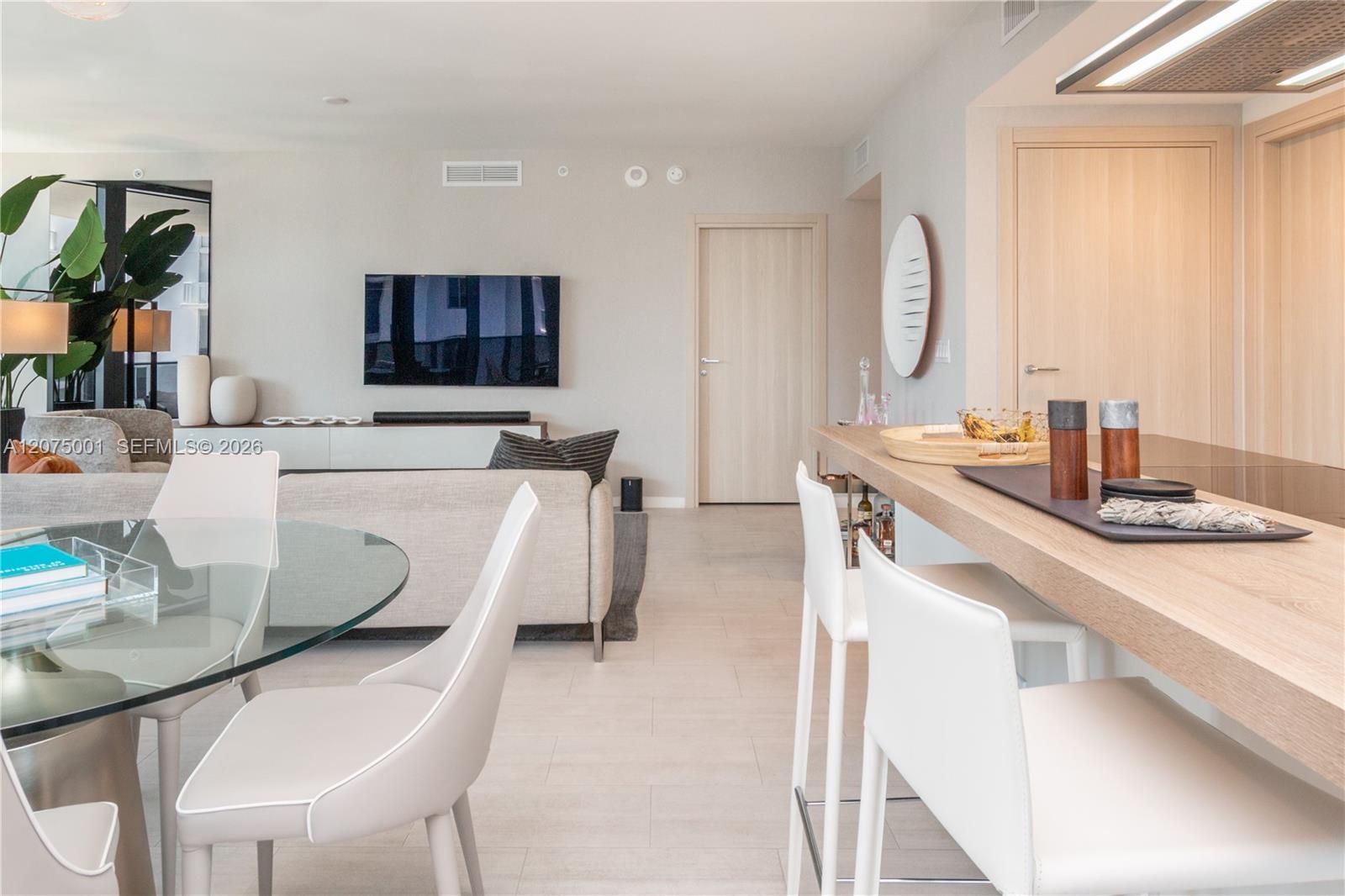 1000 Brickell Plz # 3201, Miami FL 33131 photo 5