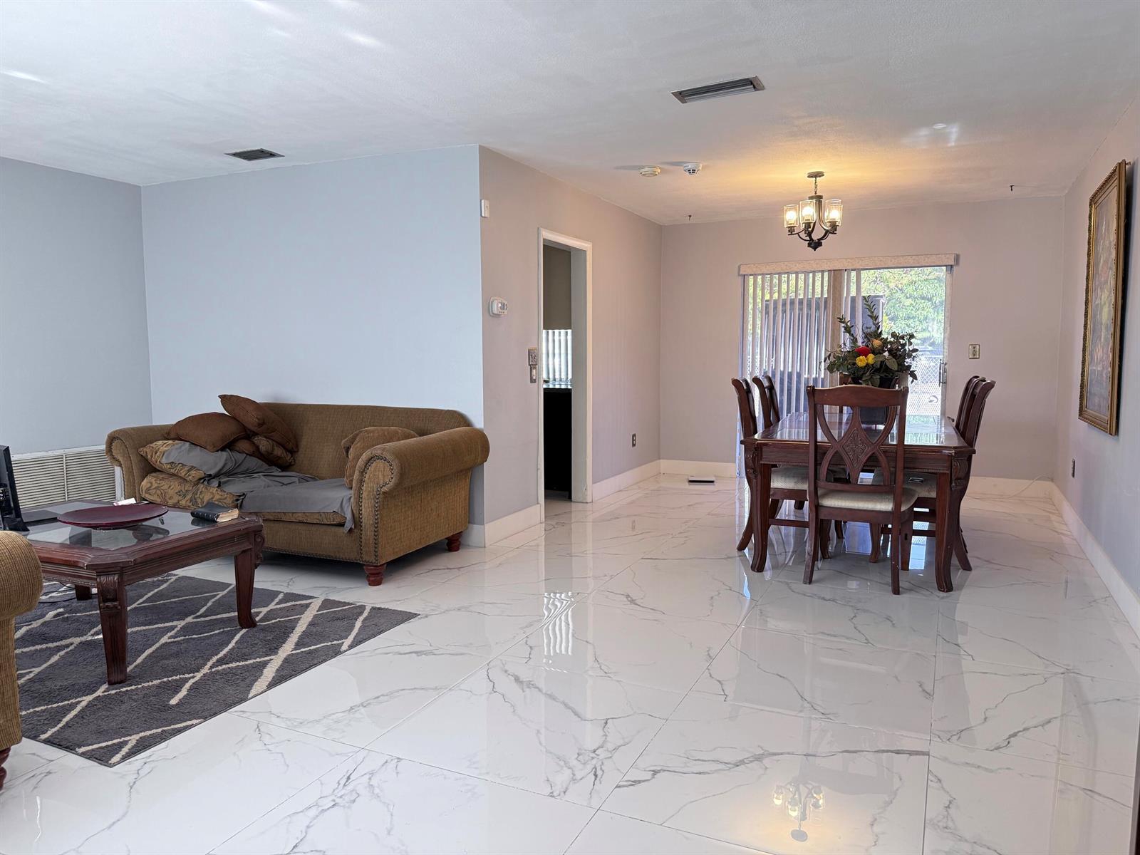 7201 MCKINLEY Street, Hollywood FL 33024 photo 3