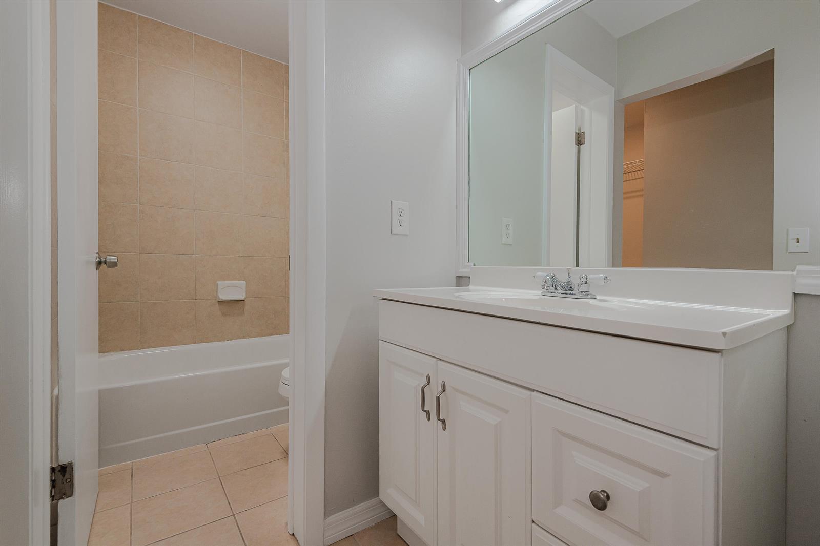 1000 SAINT CHARLES Place # 215, Pembroke Pines FL 33026 photo 5