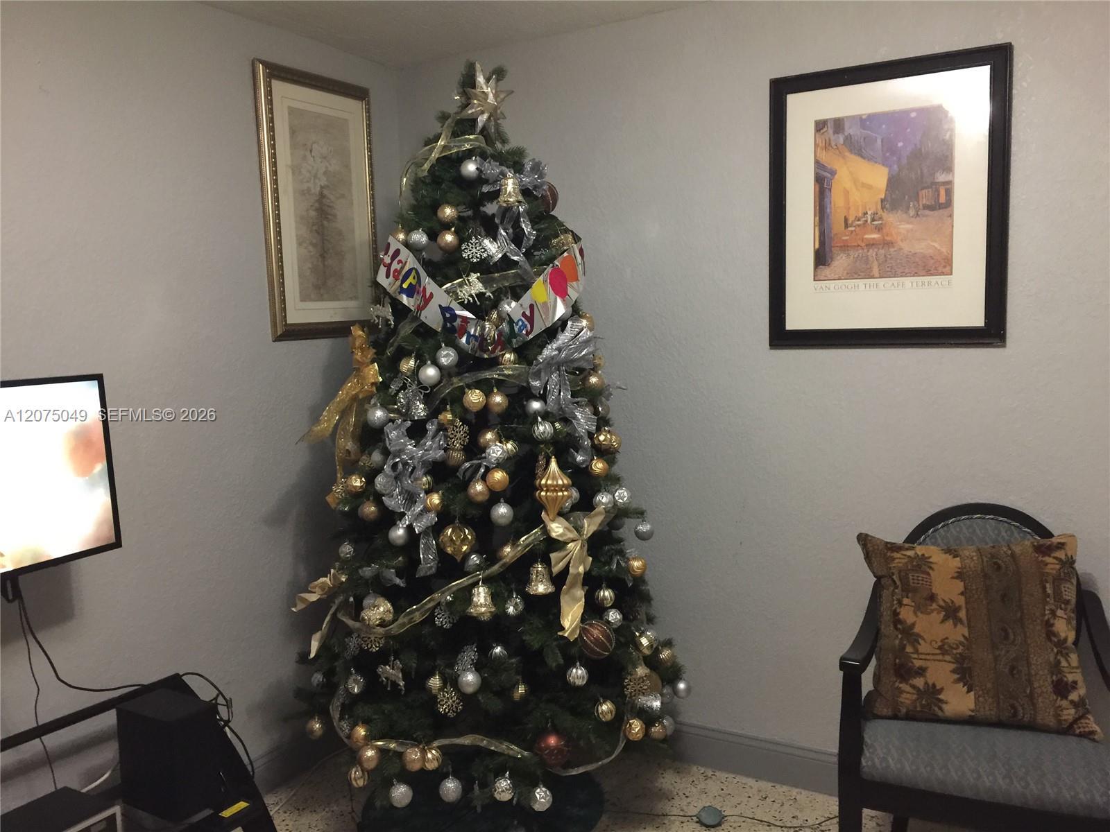 1800 NW 19 ST # 11, Miami FL 33125