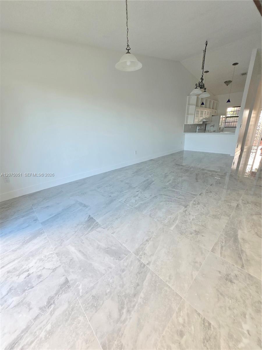 6746 NW 188th Ter, Hialeah FL 33015 photo 3
