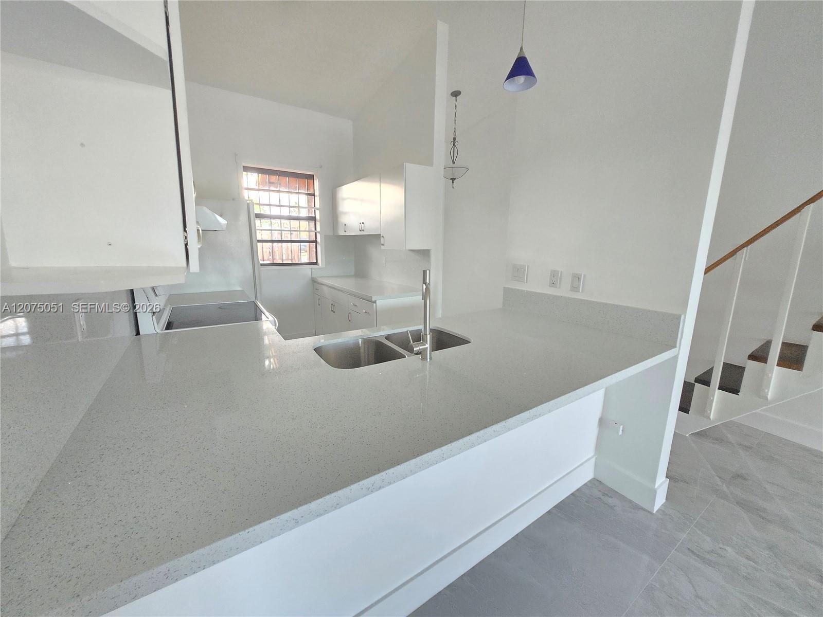6746 NW 188th Ter, Hialeah FL 33015 photo 5