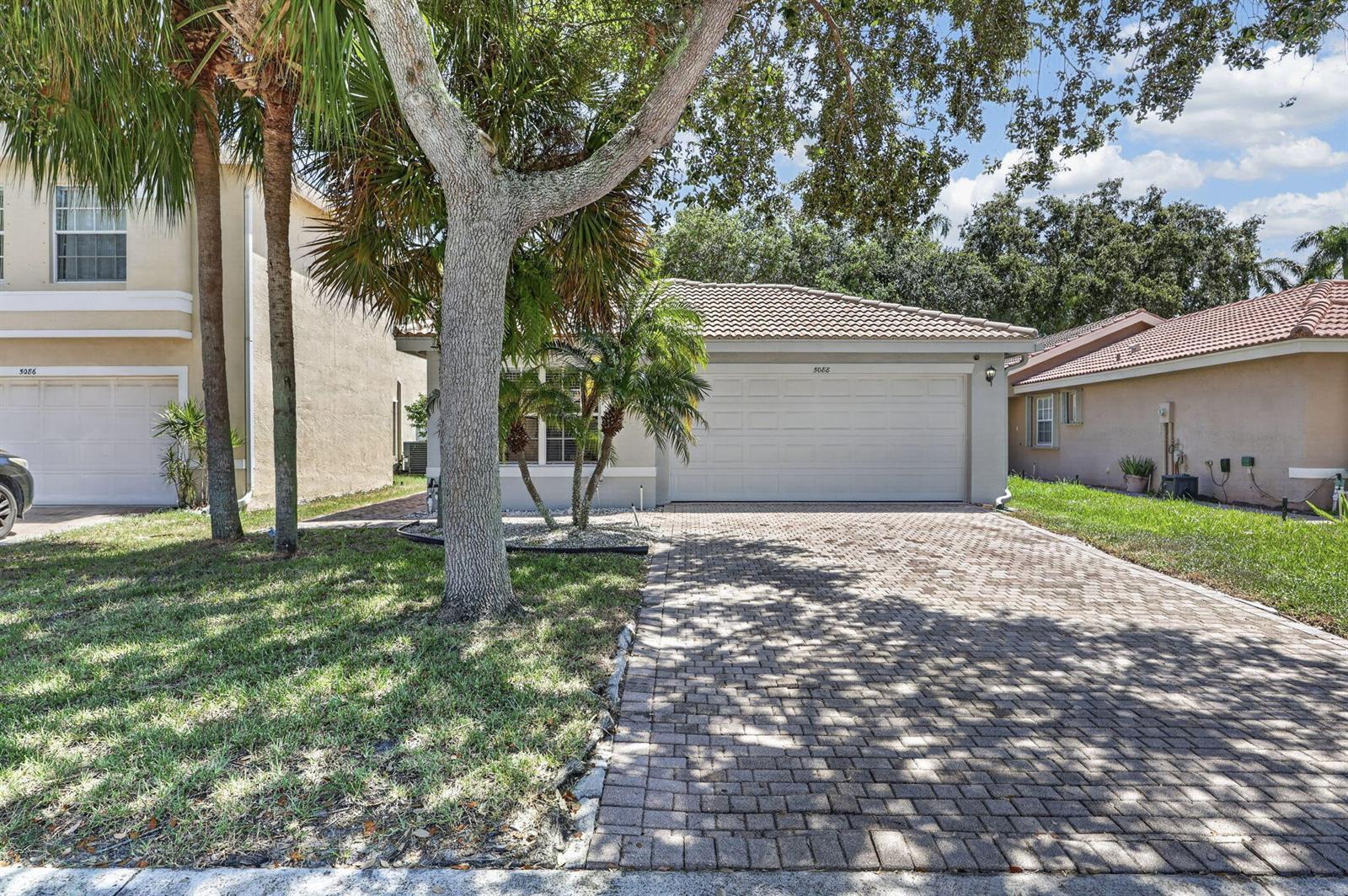 5088 NORTHERN LIGHTS Drive, FL 33463 photo 2