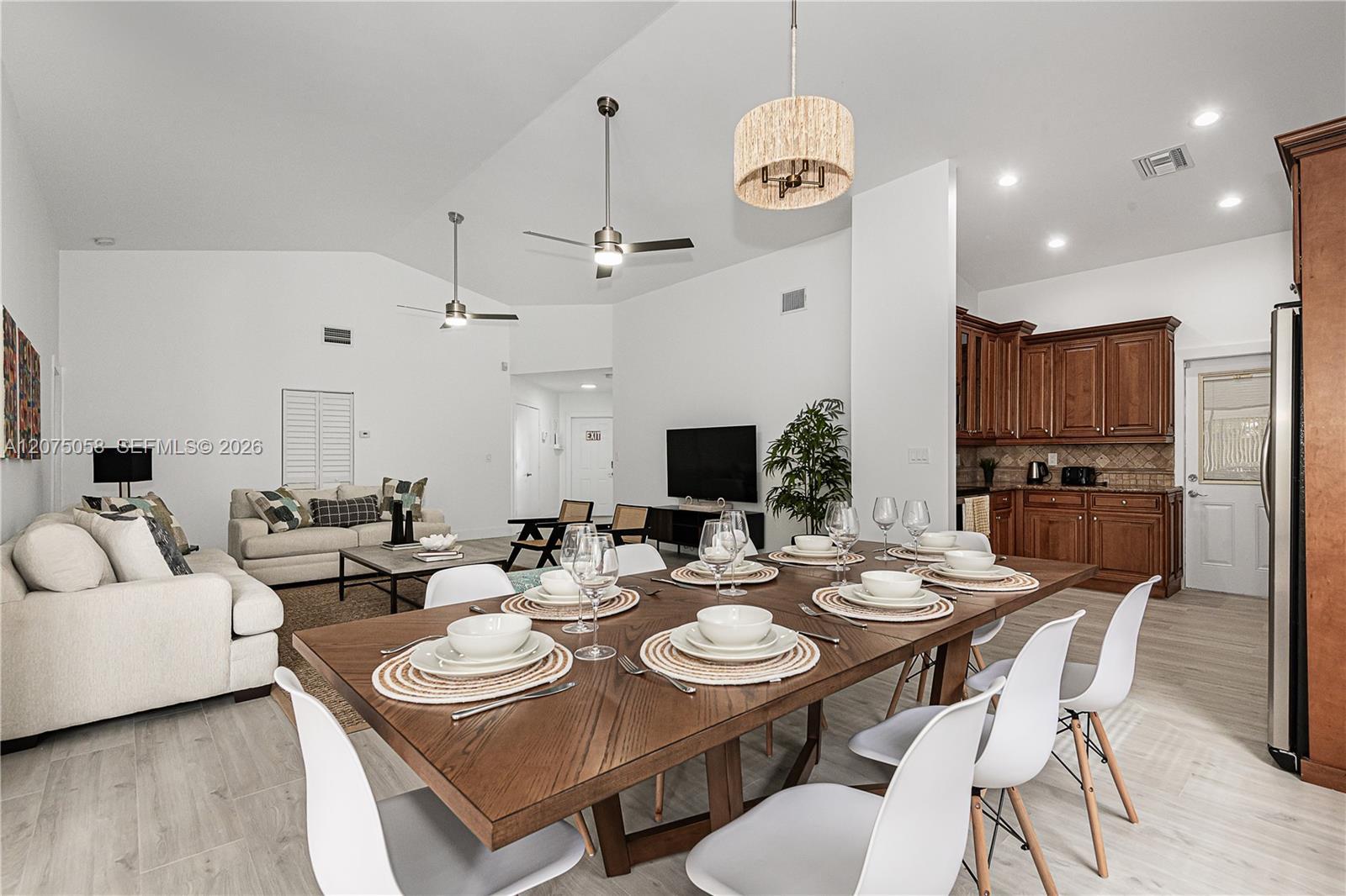 216 SE 9th St, Dania Beach FL 33004 photo 3