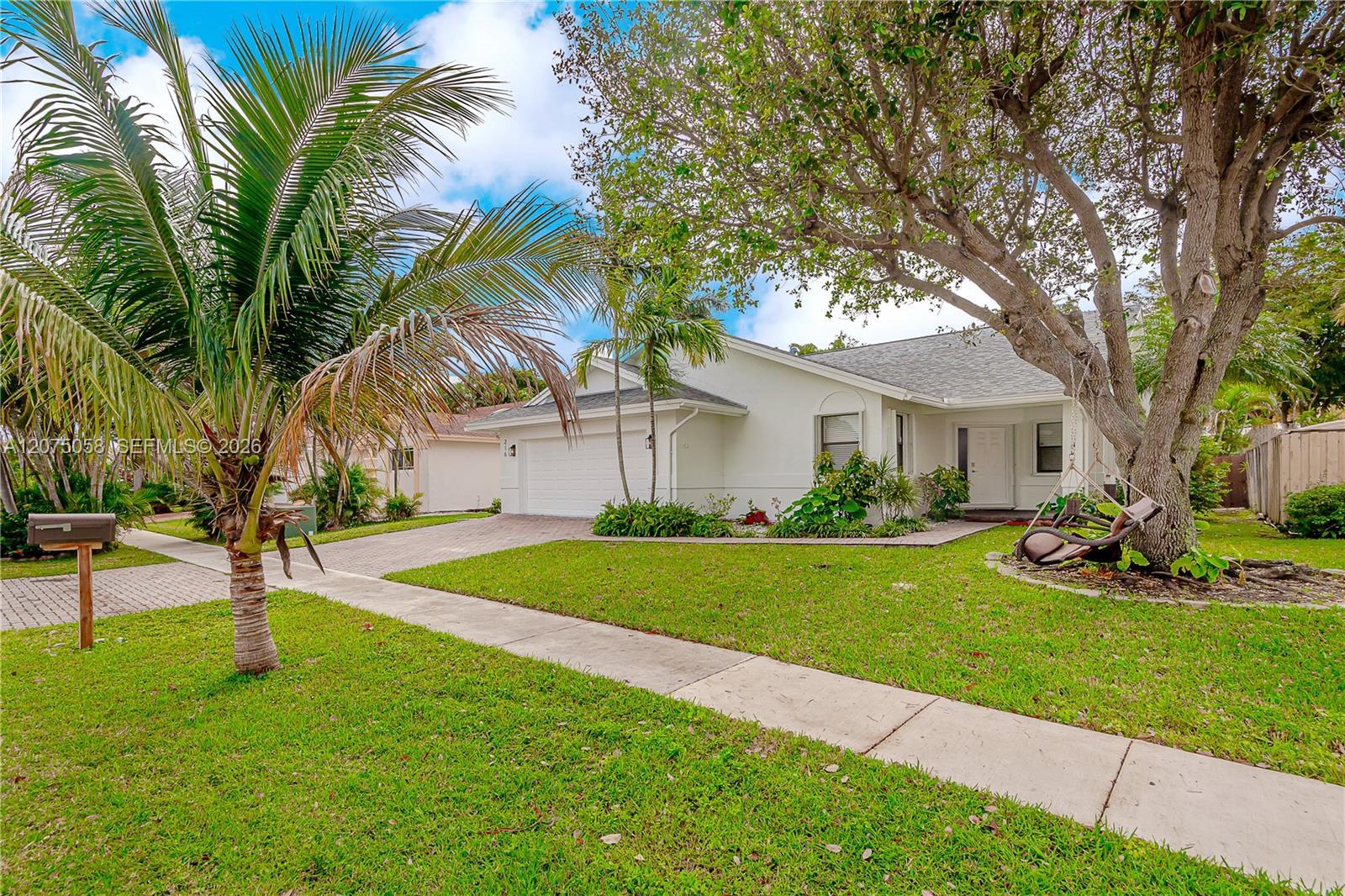 216 SE 9th St, Dania Beach FL 33004