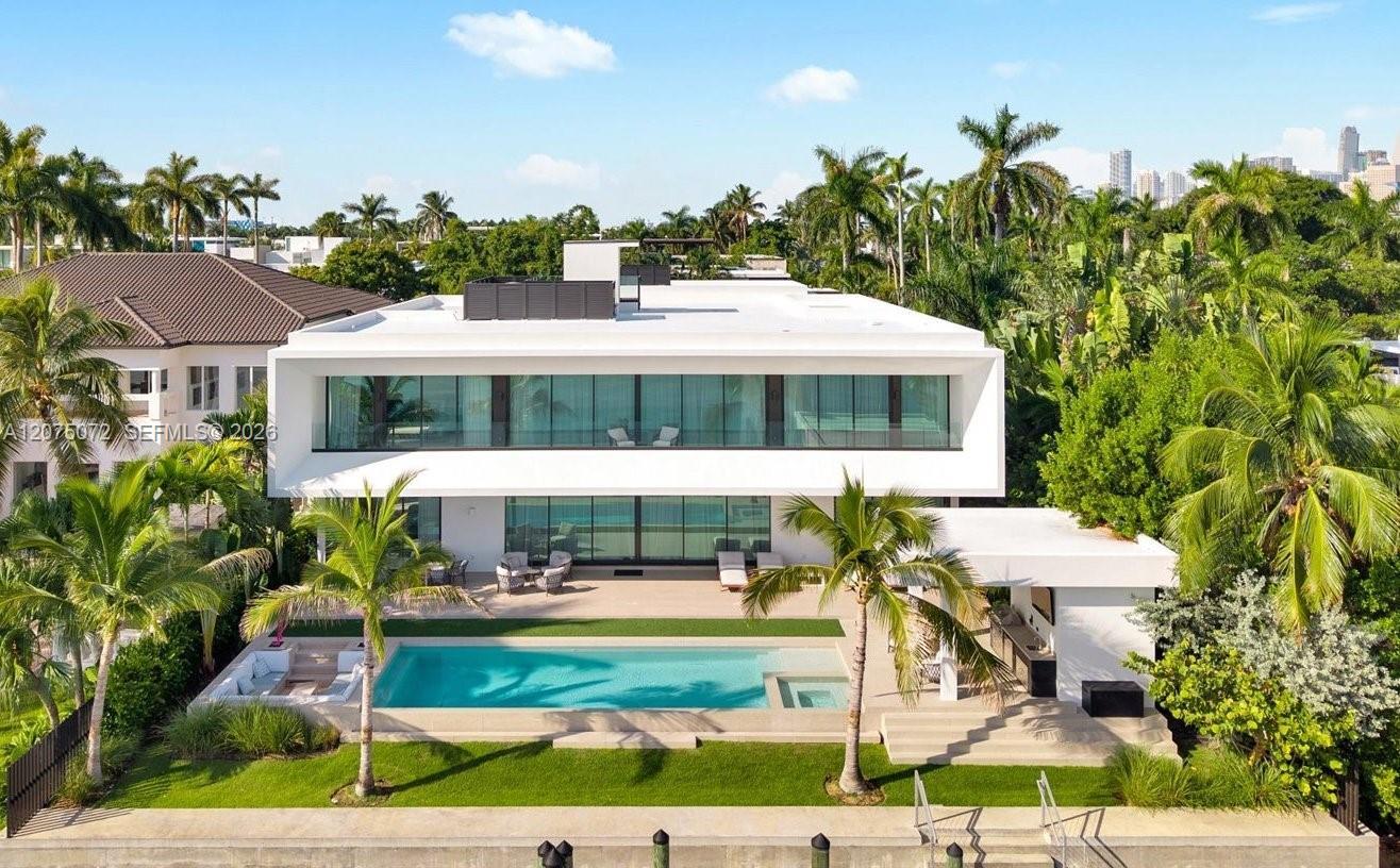 375 N Hibiscus Dr, Miami Beach FL 33139 photo 2