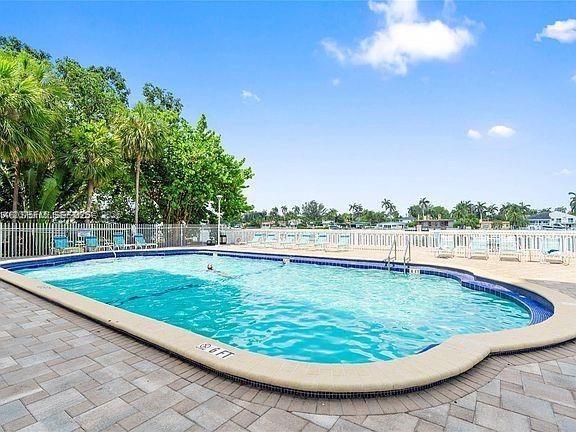 1455 N Treasure Dr # H, North Bay Village FL 33141 photo 5