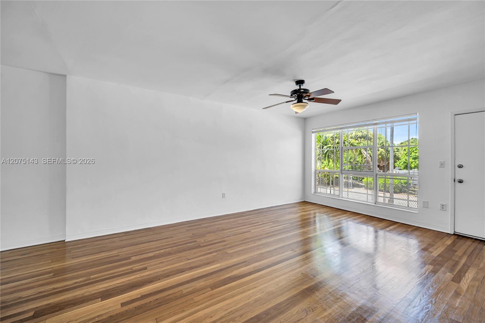 800 W 42nd St # 1B, Miami Beach FL 33140 photo 2