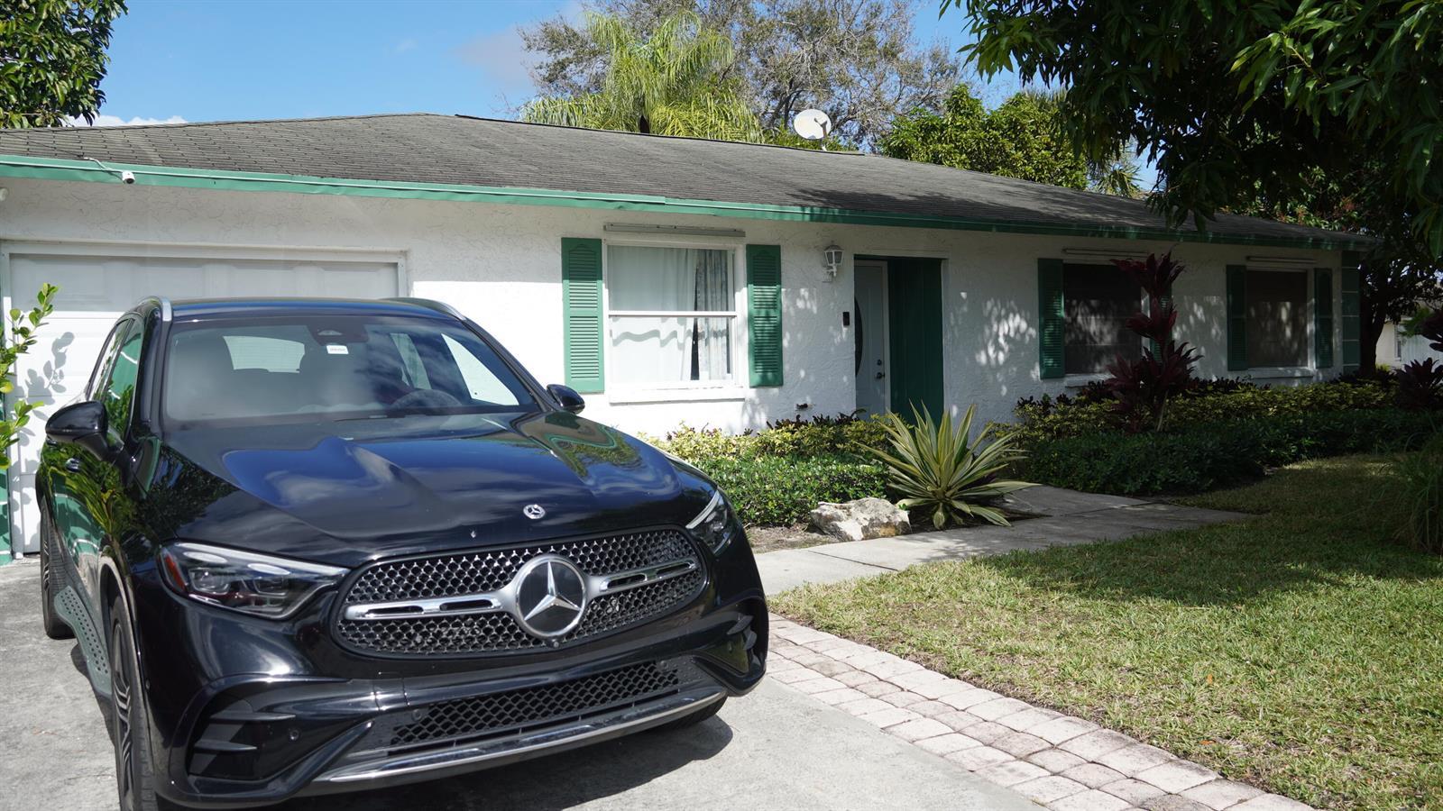 5805 BOSQUE Lane, West Palm Beach FL 33415