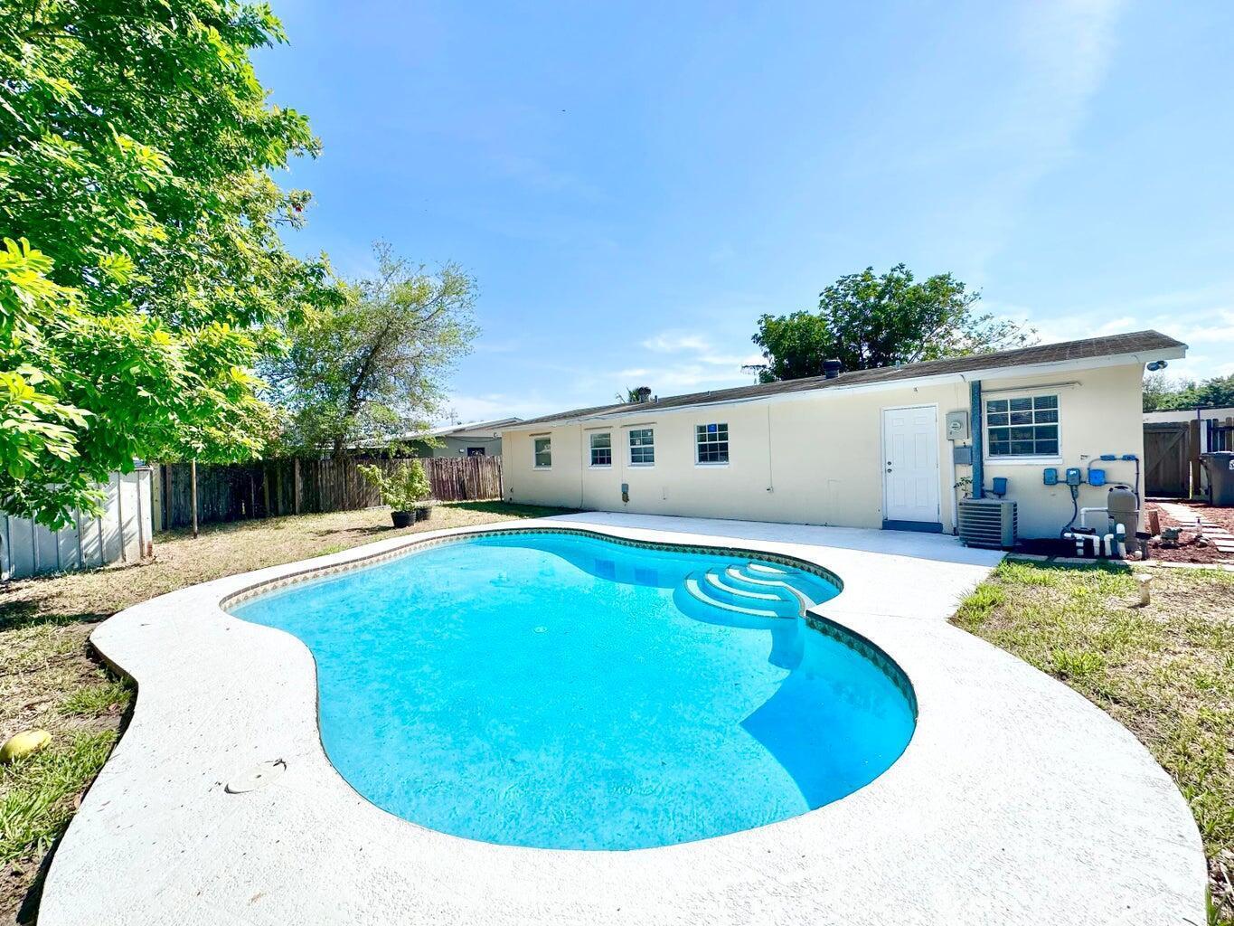 4845 Andros Drive, West Palm Beach FL 33407 photo 4
