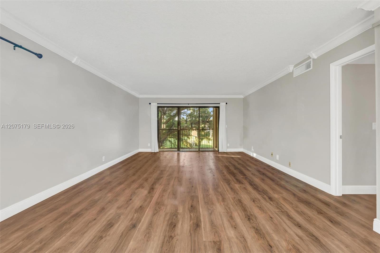 402 Lakeview Dr # 201, Weston FL 33326 photo 5