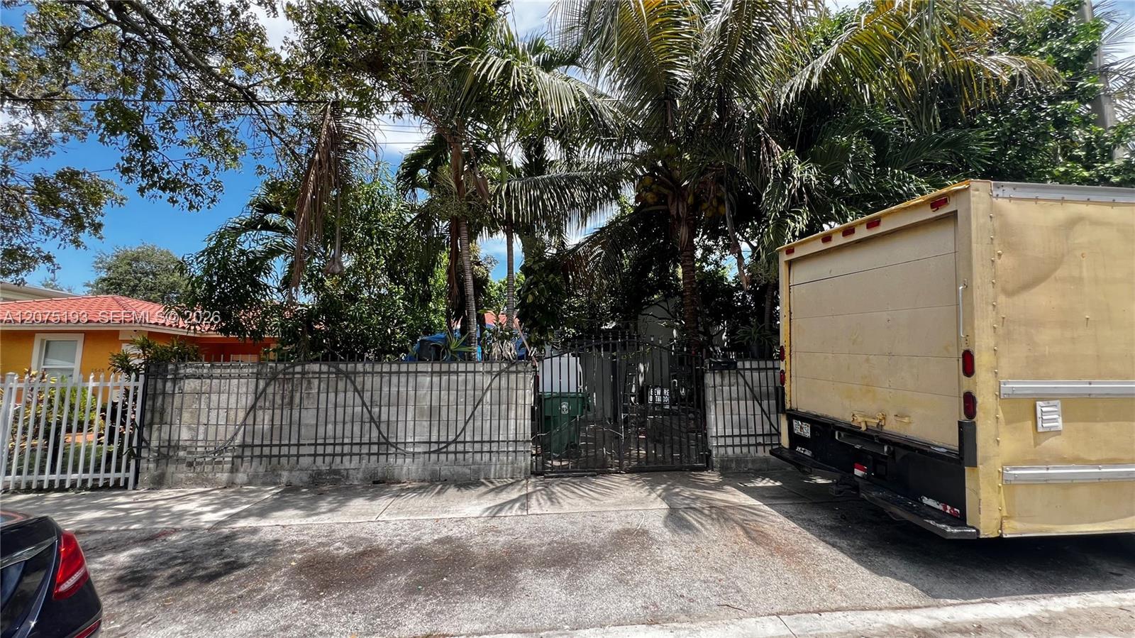 1531 NW 59th St, Miami FL 33142 photo 2
