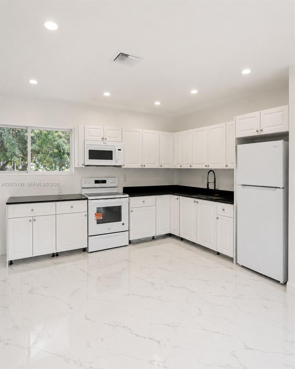 901 NW 116th St # 0, Miami FL 33168 photo 4