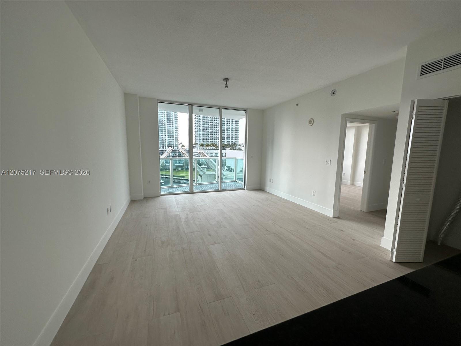 31 SE 5th St # 1007, Miami FL 33131 photo 5