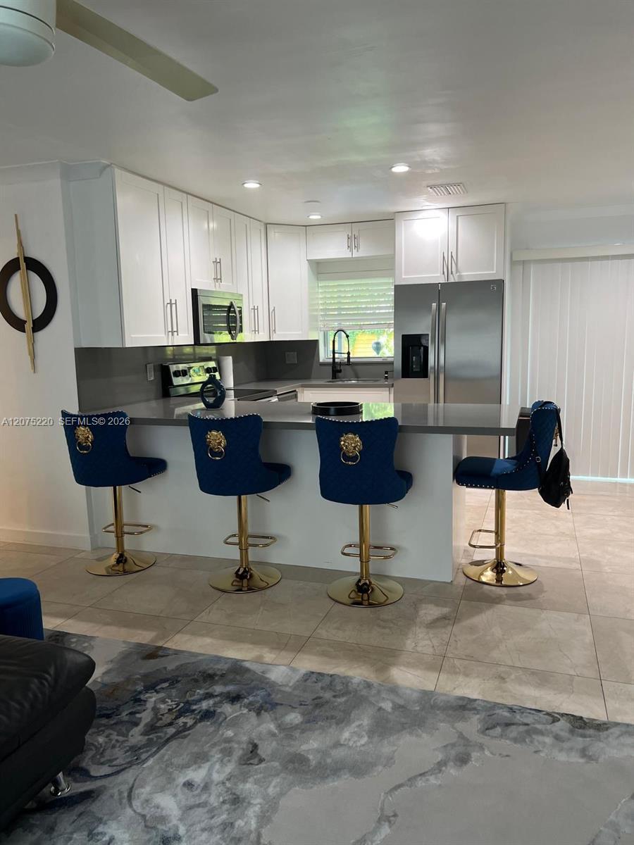 Hallandale Beach, FL 33009 photo 3