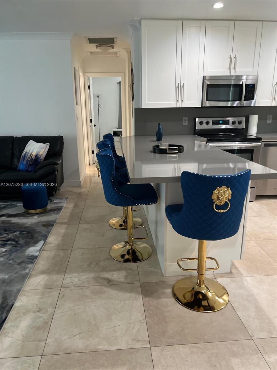 Hallandale Beach, FL 33009 photo 4