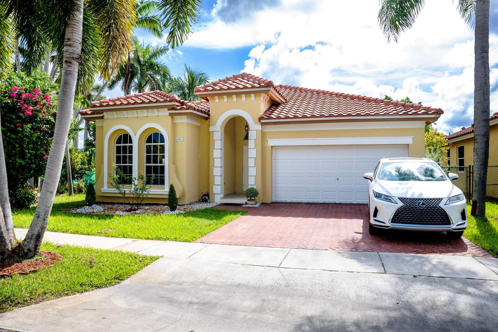 4901 SW 134TH Avenue, Miramar FL 33027 photo 2