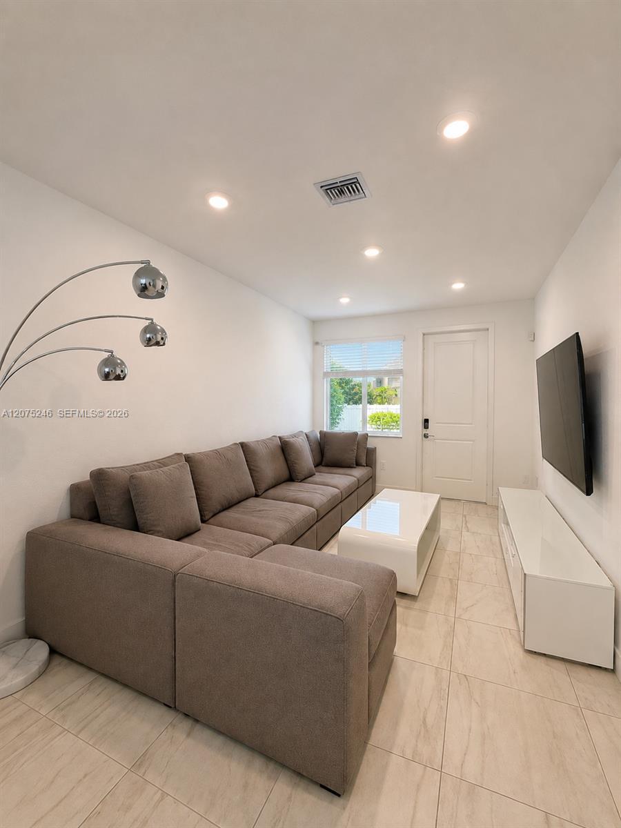 181 SW 170th Ave, Pembroke Pines FL 33027 photo 2