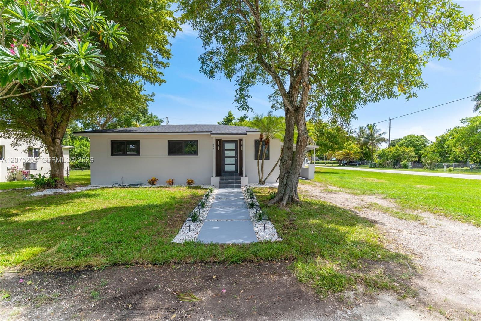 544 NW 12th St, Homestead FL 33030 photo 2