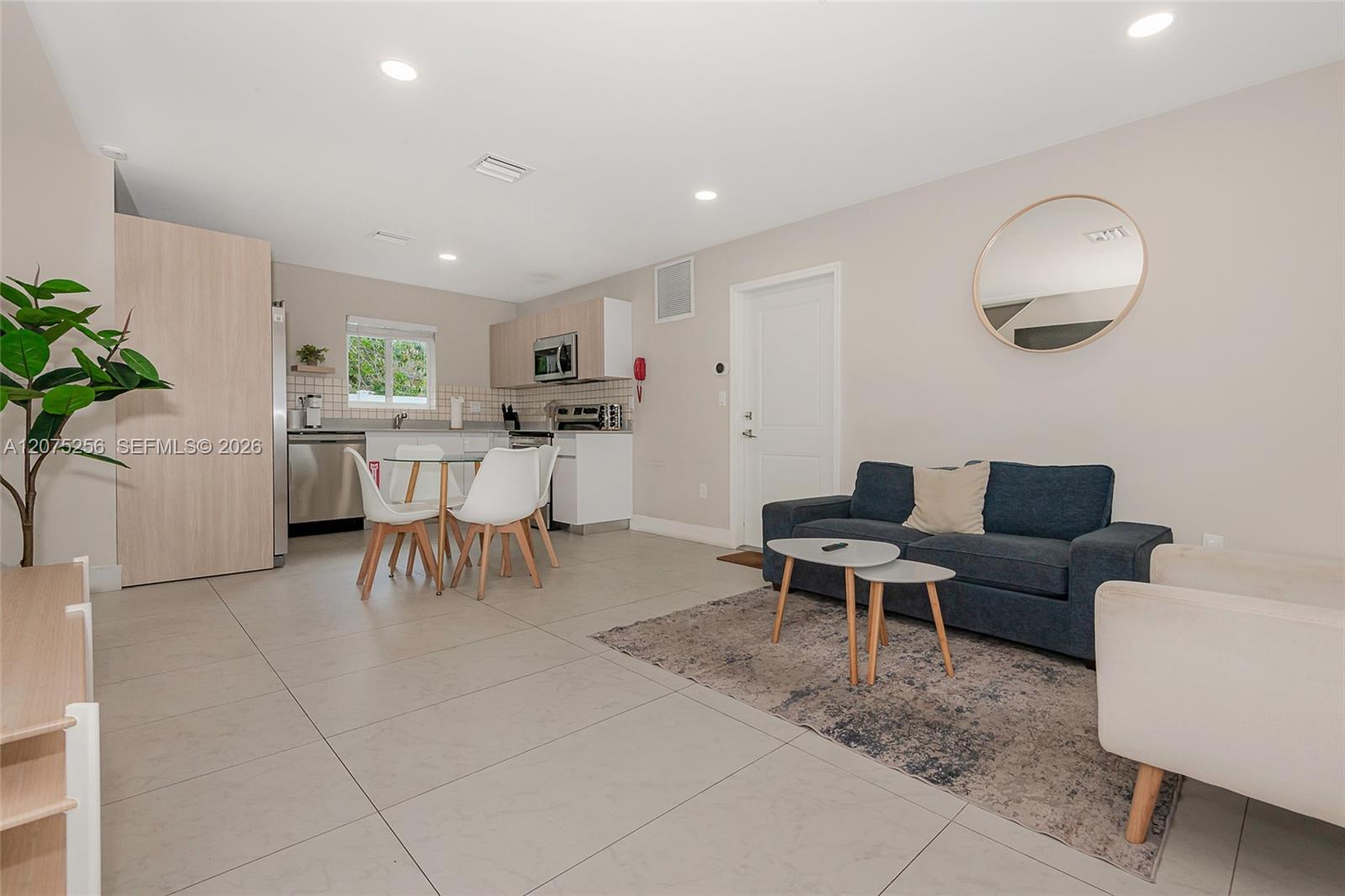 507 NW 8th Ave # 1, Fort Lauderdale FL 33311 photo 3
