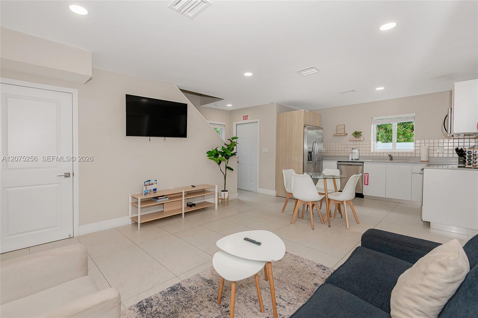 507 NW 8th Ave # 1, Fort Lauderdale FL 33311 photo 4