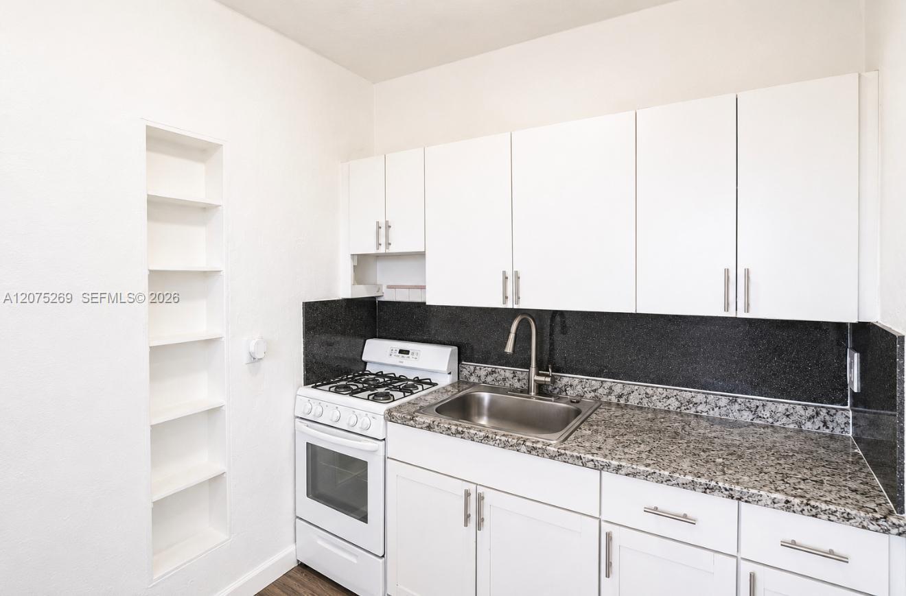 2300 W Flagler St # 18, Miami FL 33135 photo 2
