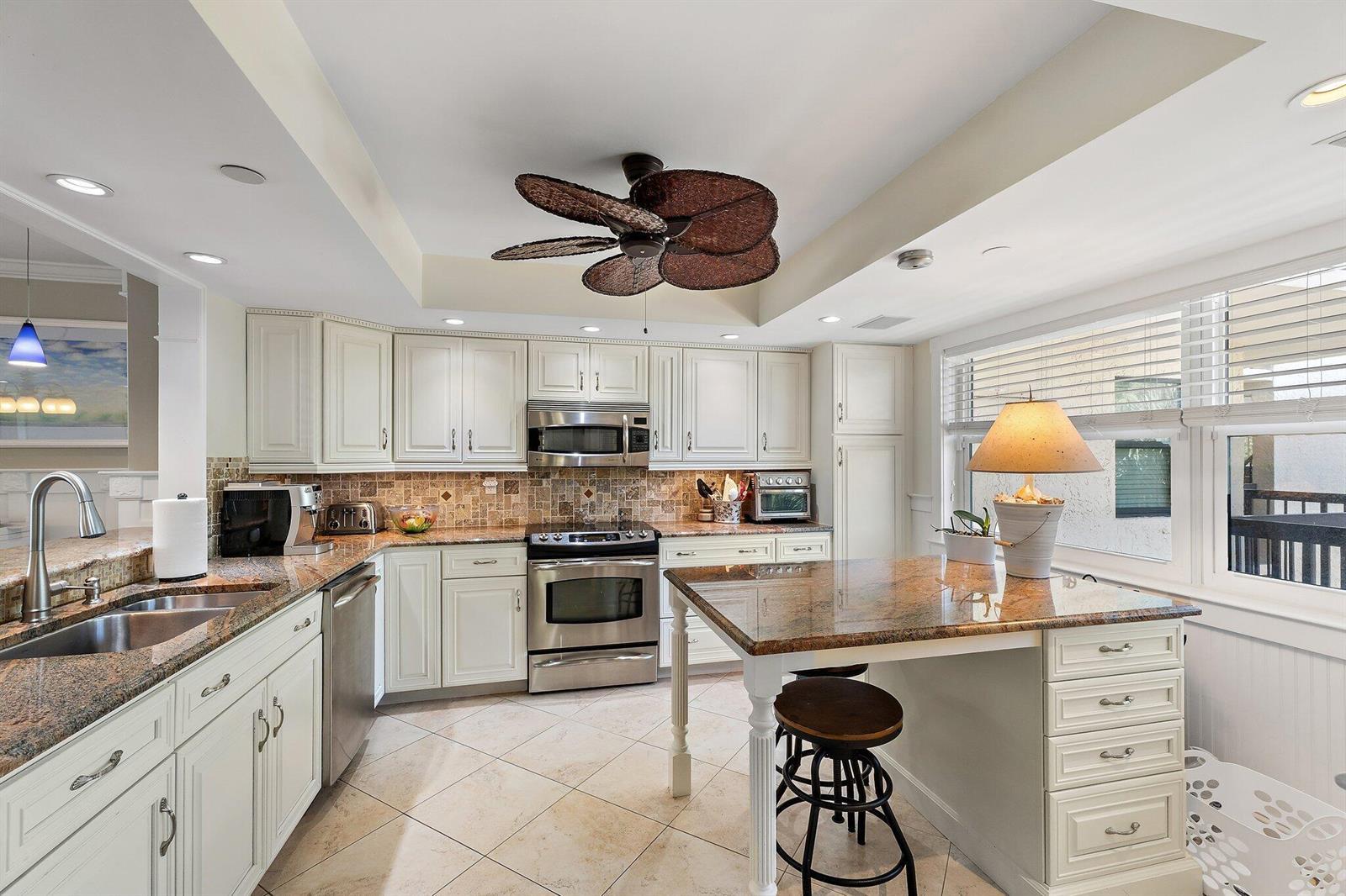 374 Golfview Road # 405, North Palm Beach FL 33408 photo 5