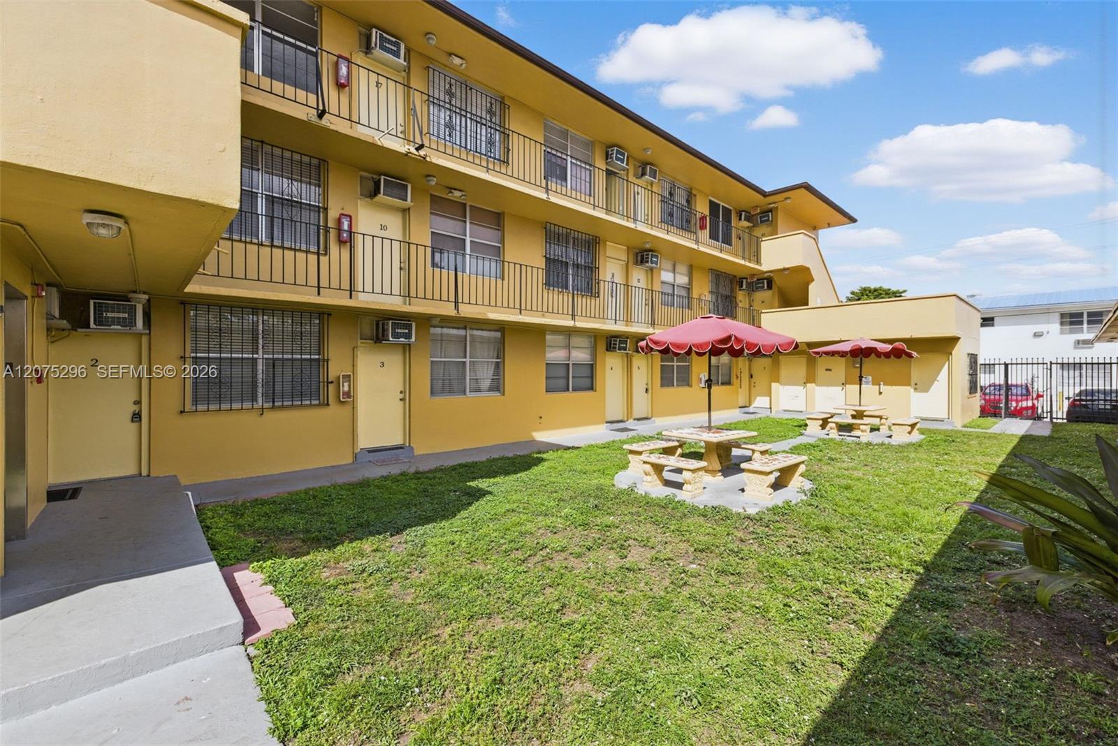 465 E 28th St # 18, Hialeah FL 33013