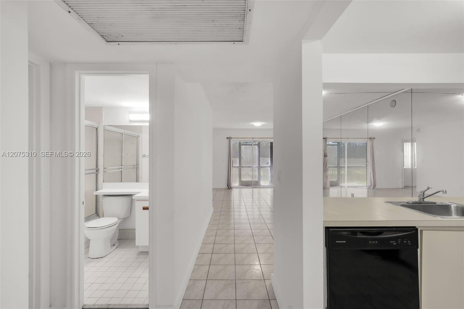 426 NE 210th Cir Ter # 2, Miami FL 33179 photo 2