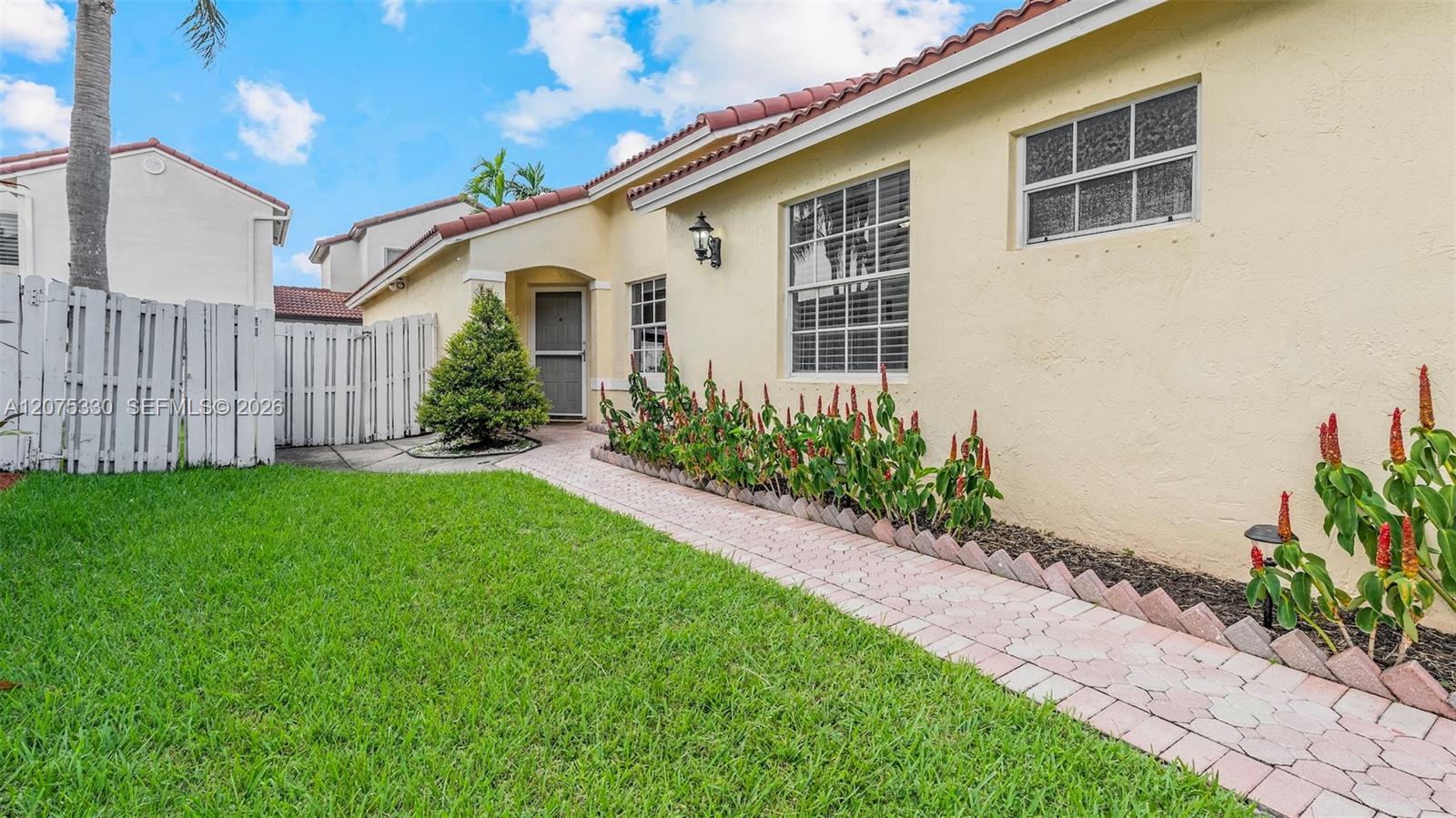 17251 NW 6th St, Pembroke Pines FL 33029 photo 2