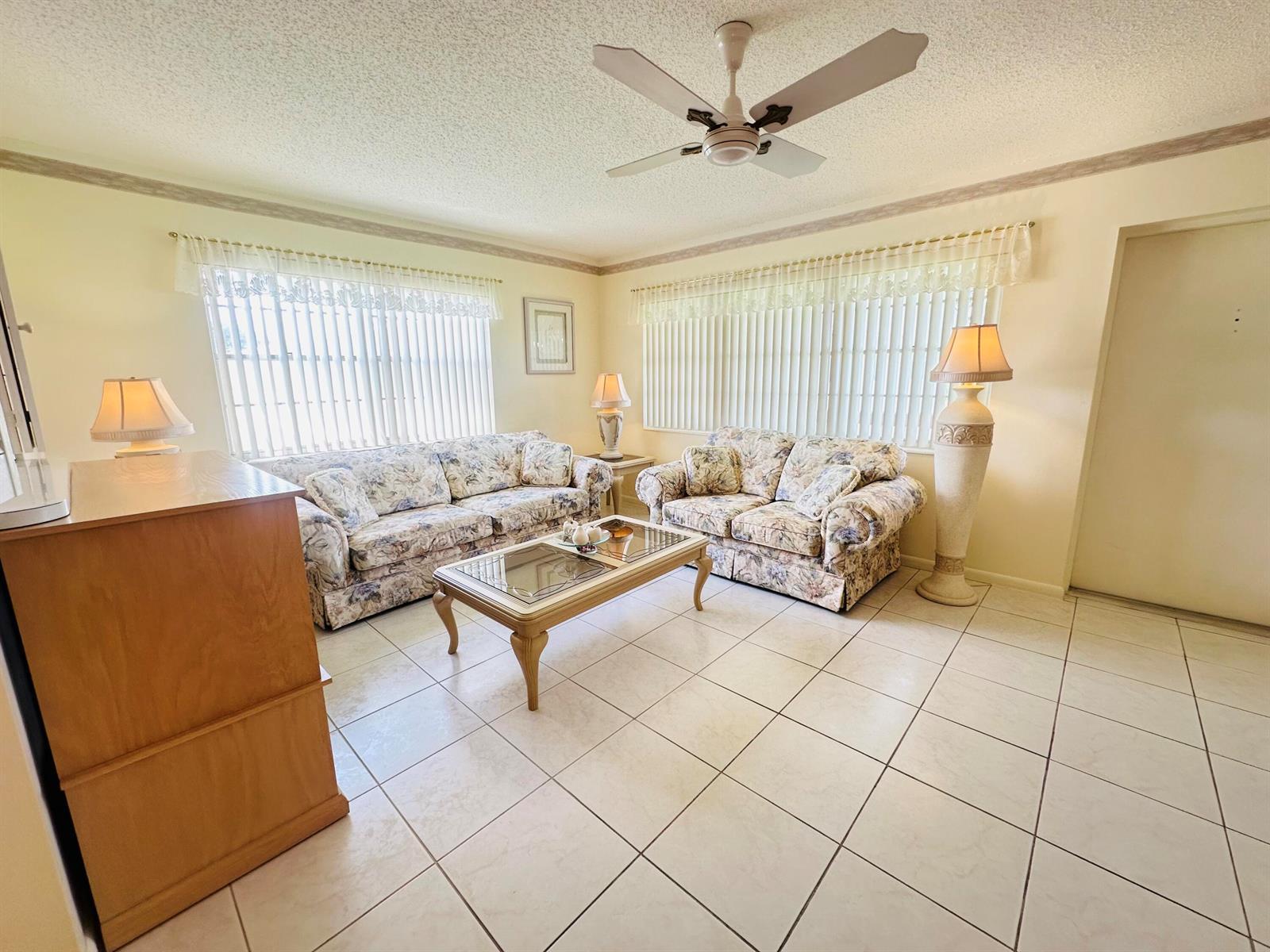 41 Lyndhurst B Unit 41, Deerfield Beach FL 33442 photo 5