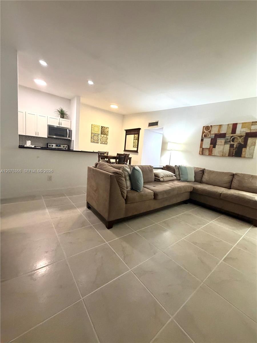 761 NE 199th St # 202, Miami FL 33179 photo 2