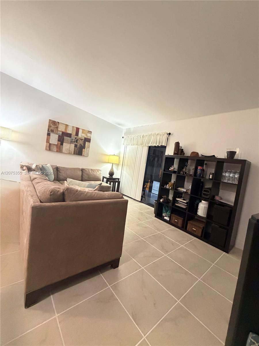 761 NE 199th St # 202, Miami FL 33179 photo 4
