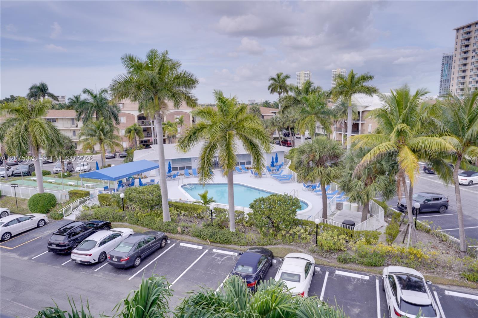 455 Paradise Isle Blvd # 402, Hallandale Beach FL 33009 photo 5