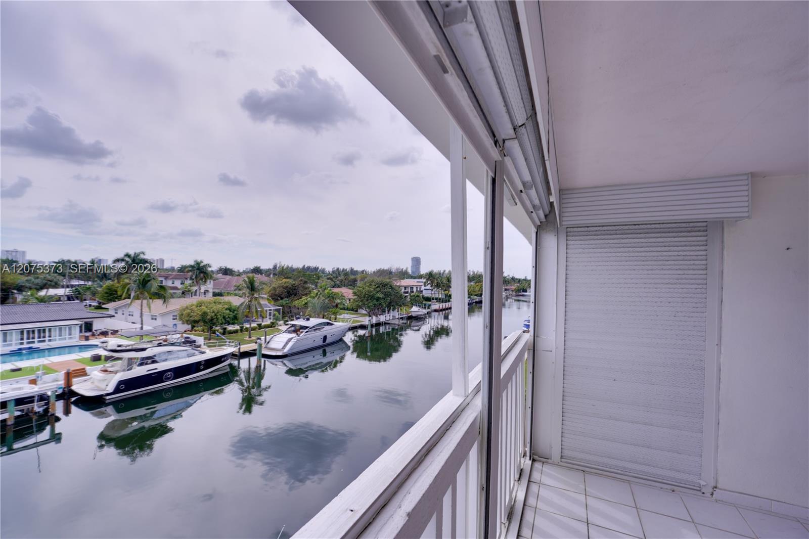 455 Paradise Isle Blvd # 402, Hallandale Beach FL 33009 photo 4