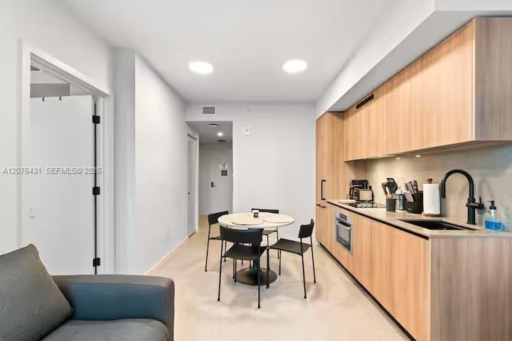 121 NE 5th St # 1711, Miami FL 33132 photo 3