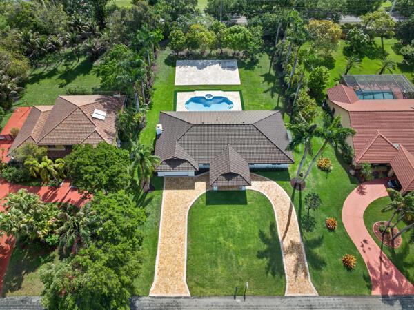 5510 W CASTLEGATE Avenue, Davie FL 33331
