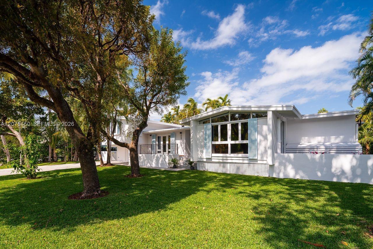 669 S Mashta Dr, Key Biscayne FL 33149 photo 4