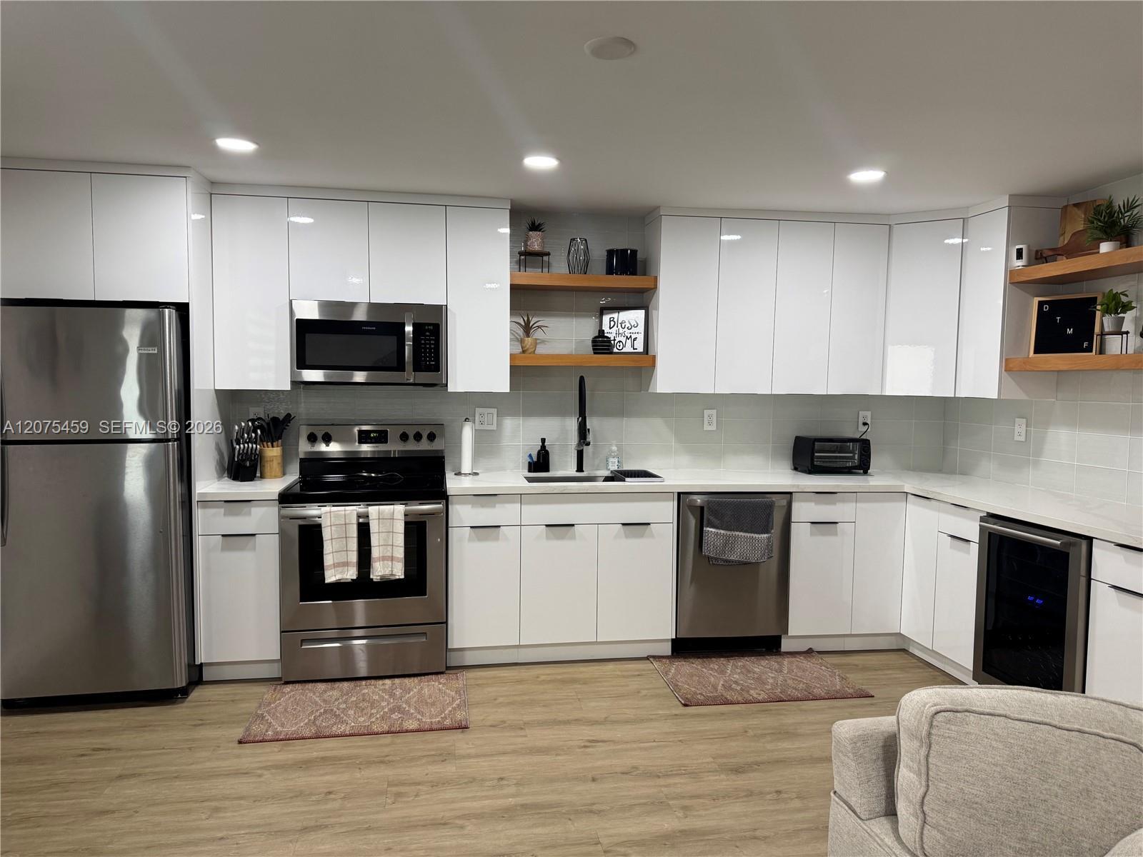 2420 Diana Dr # 402, Hallandale Beach FL 33009