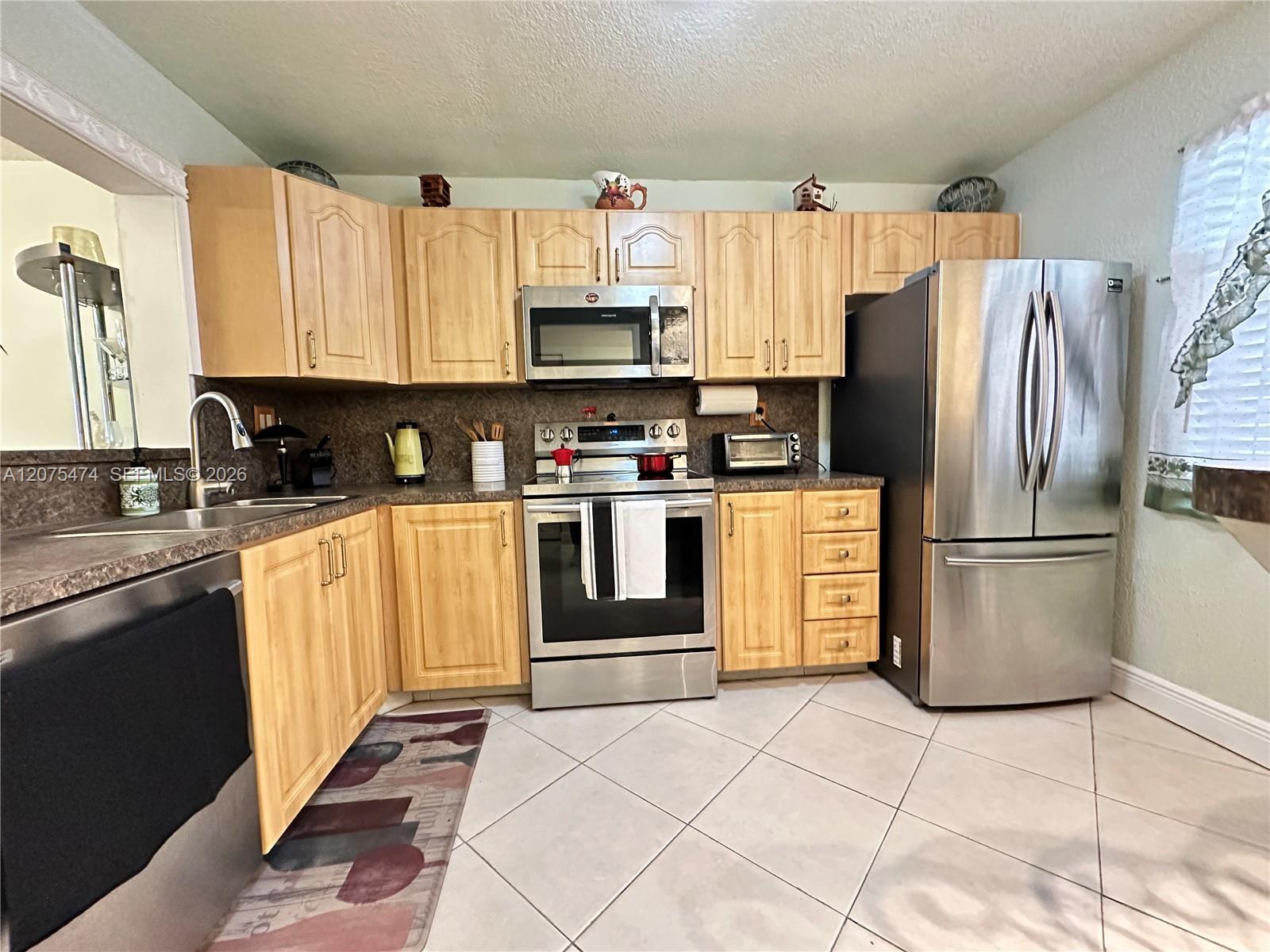 3910 Inverrary Blvd # B, Lauderhill FL 33319 photo 3