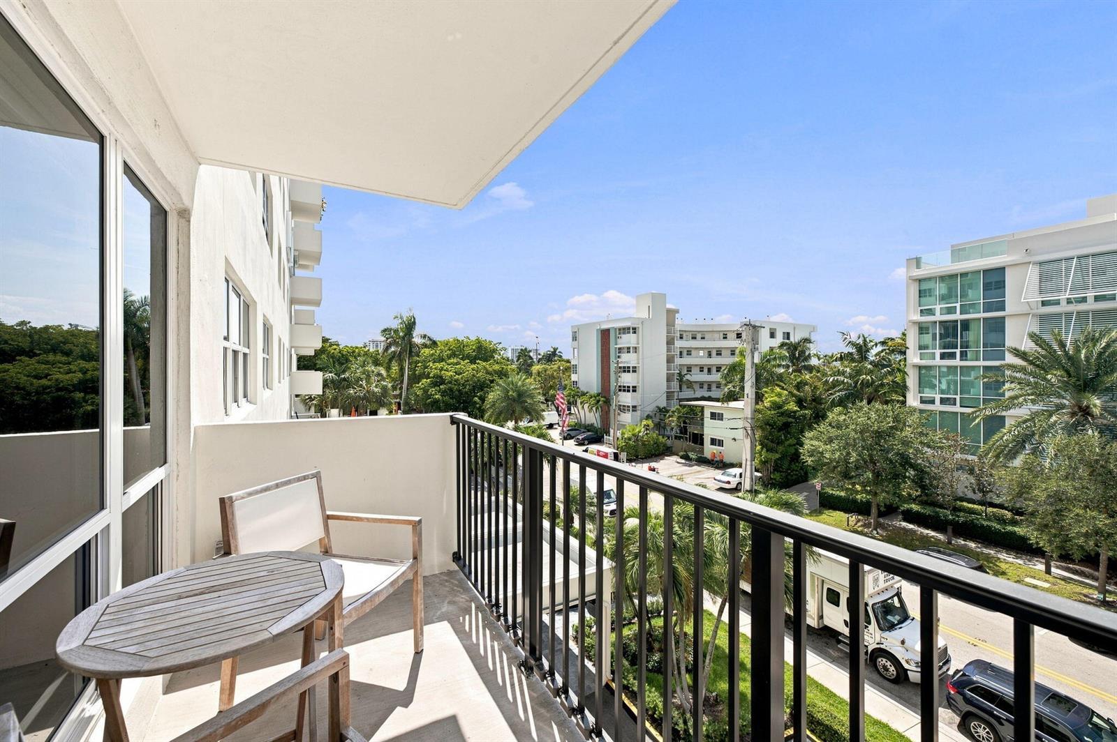 340 SUNSET Drive # 405, Fort Lauderdale FL 33301 photo 2