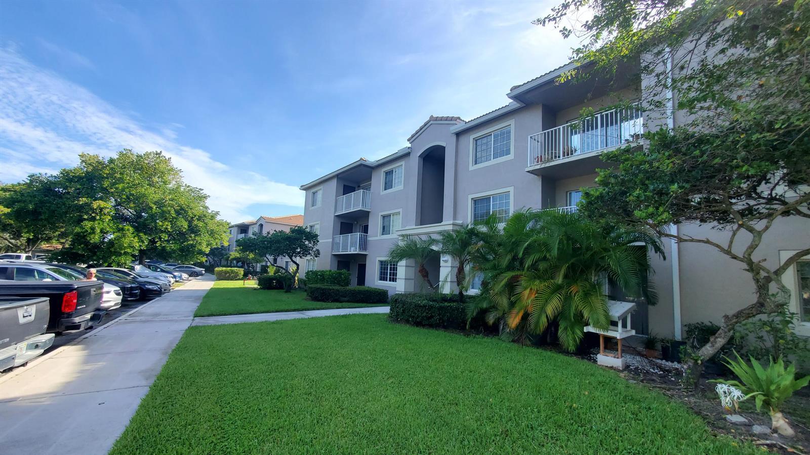 5011 WILES Road # 104, Coconut Creek FL 33073 photo 2