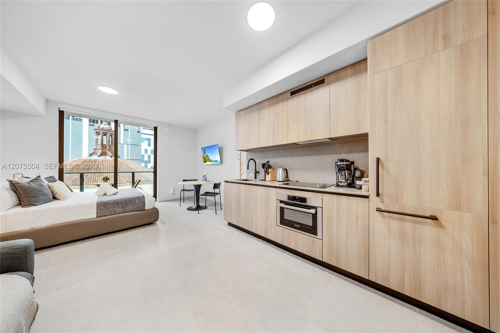 121 NE 5th St # 707, Miami FL 33132 photo 4