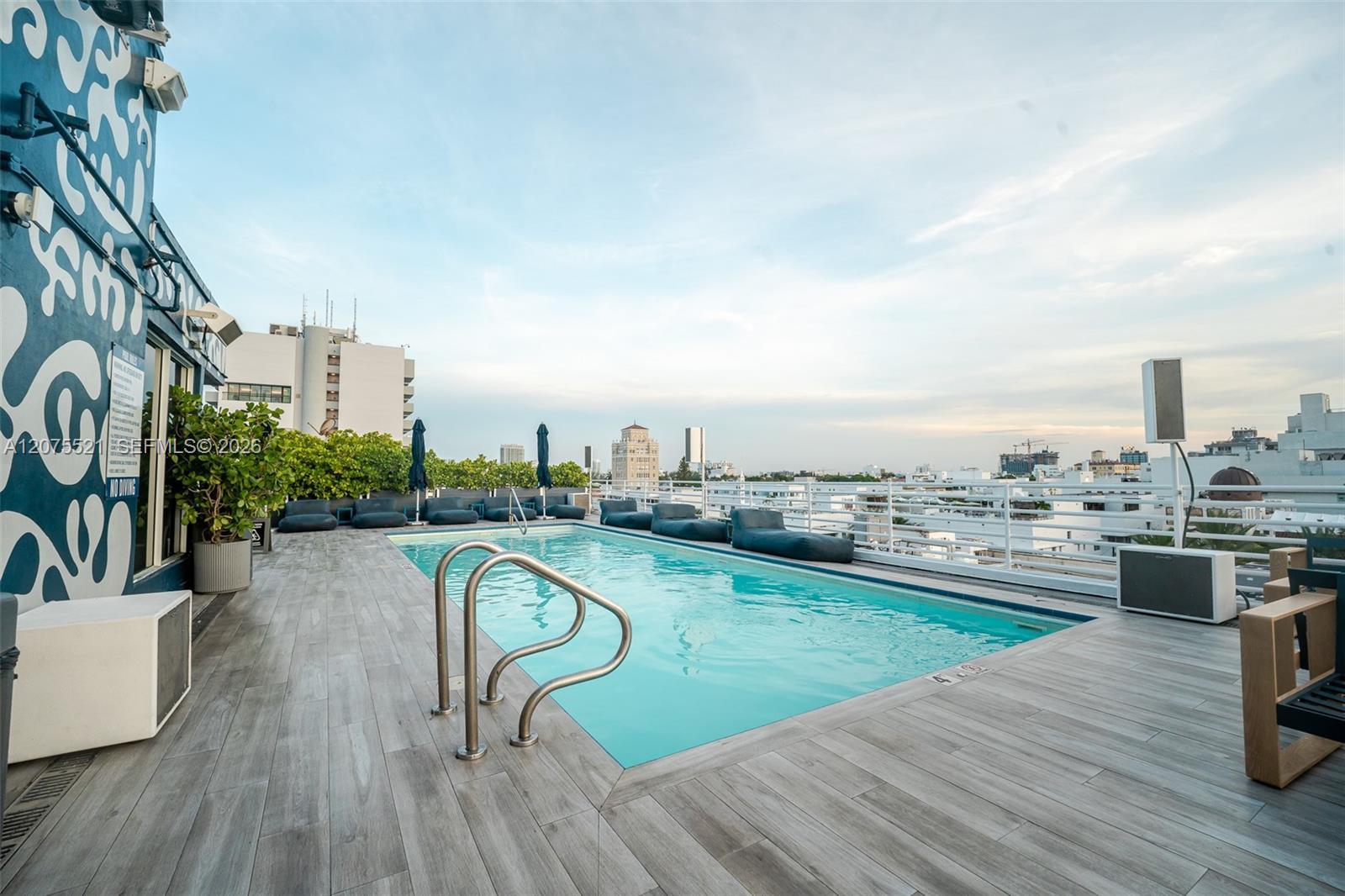 1060 Ocean Dr # D204, Miami Beach FL 33139 photo 4