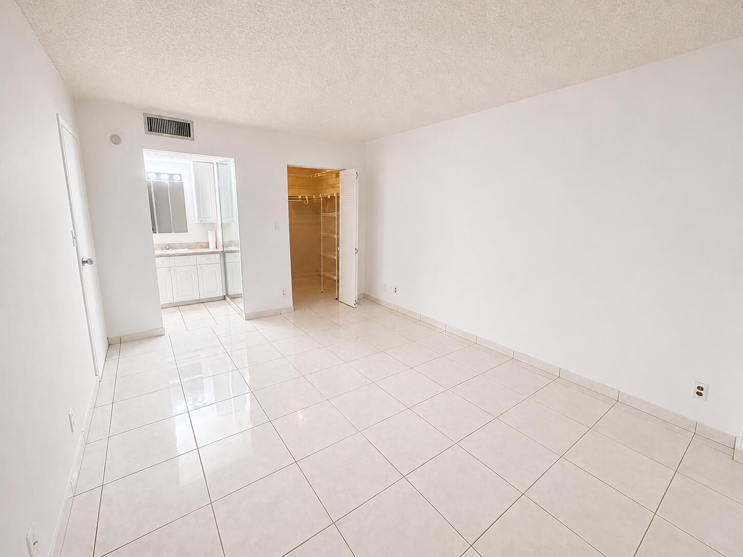 17021 N Bay Road Unit 126, Sunny Isles Beach FL 33160 photo 4