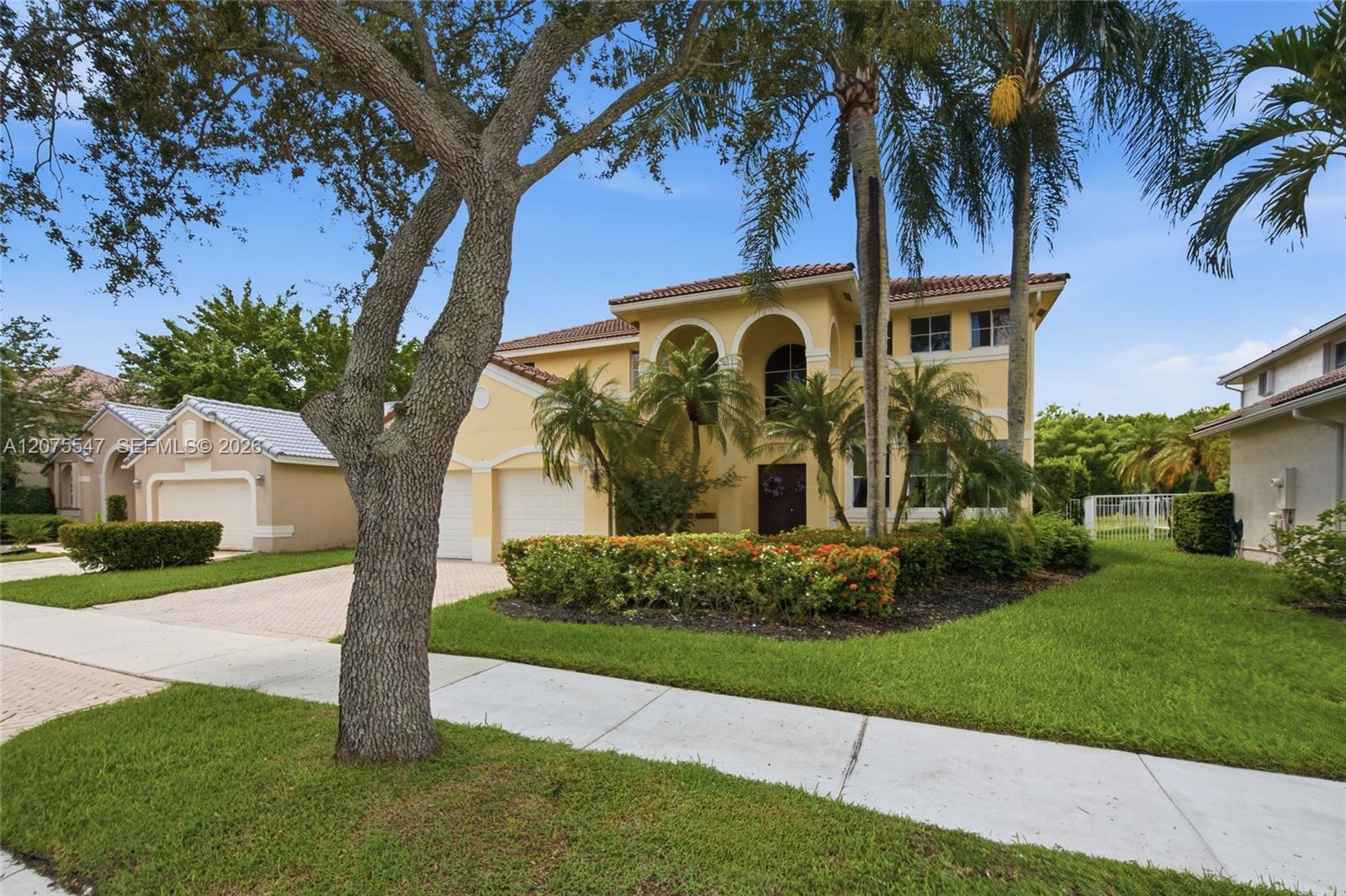 861 Crestview Cir, Weston FL 33327