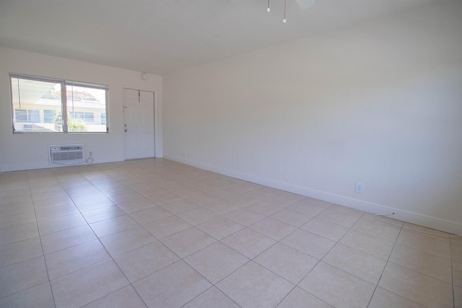 1855 ADAMS # 29, Hollywood FL 33020 photo 2