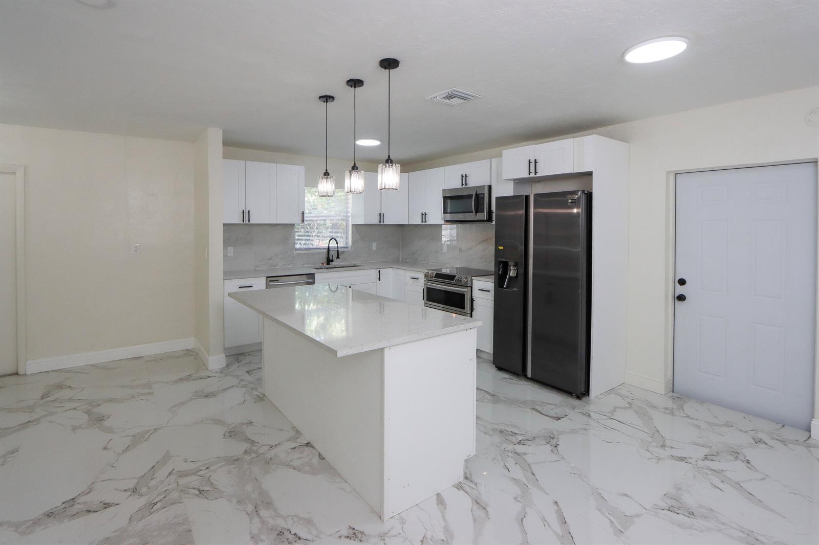 1830 NE 2ND Lane NE, Boynton Beach FL 33435 photo 4